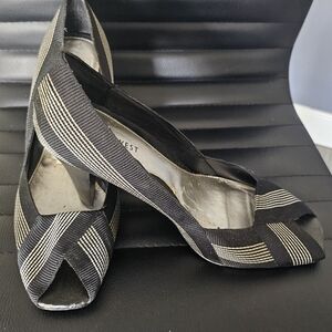 Nine West Striped Black and Cream Heels 9